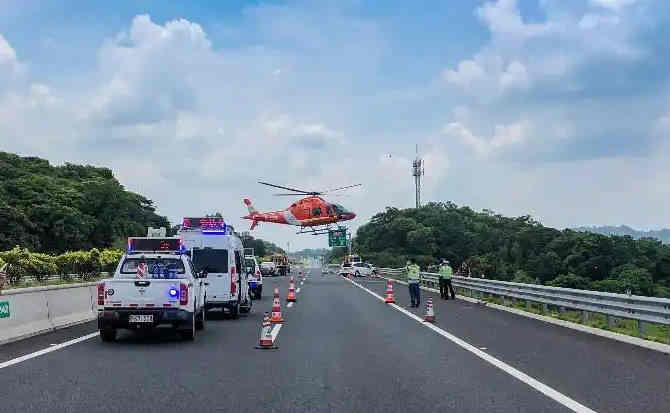 镇宁高速公路汽车救援案例